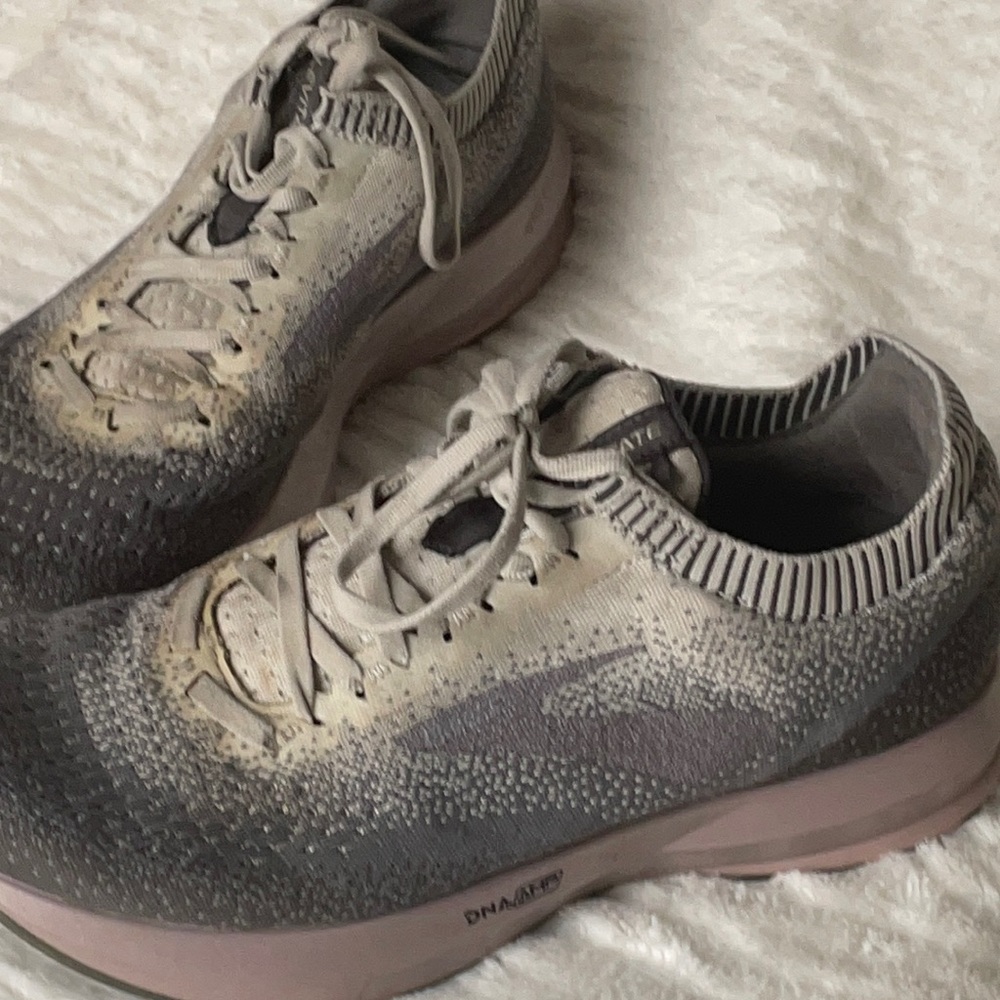 🌸SALE🌺Brooks Levitate 2 Running shoes